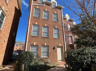 2406 N Greenbrier Ct, Arlington, VA 22207
