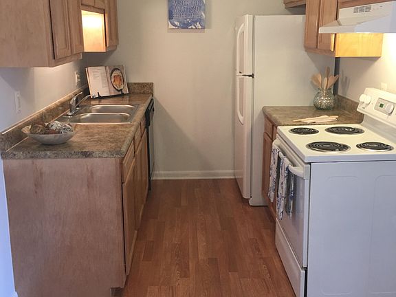 2nd image of 2754 Golfside Dr APT 715