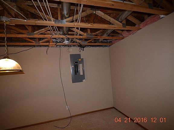 4th image of 10409 Karston Ave NE