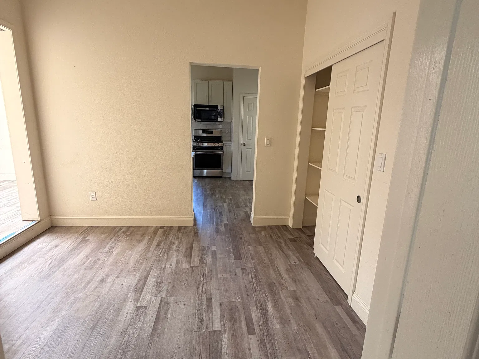 3 bed, $3,500 — Photo 2