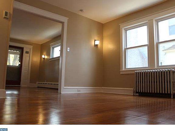 4th image of 3817 Berry Ave