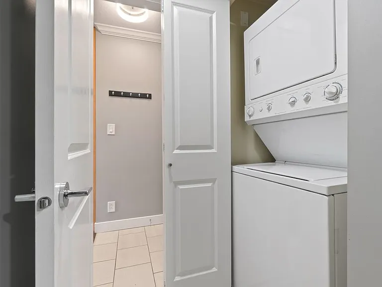 1001 Richards St #1401 — Photo 19