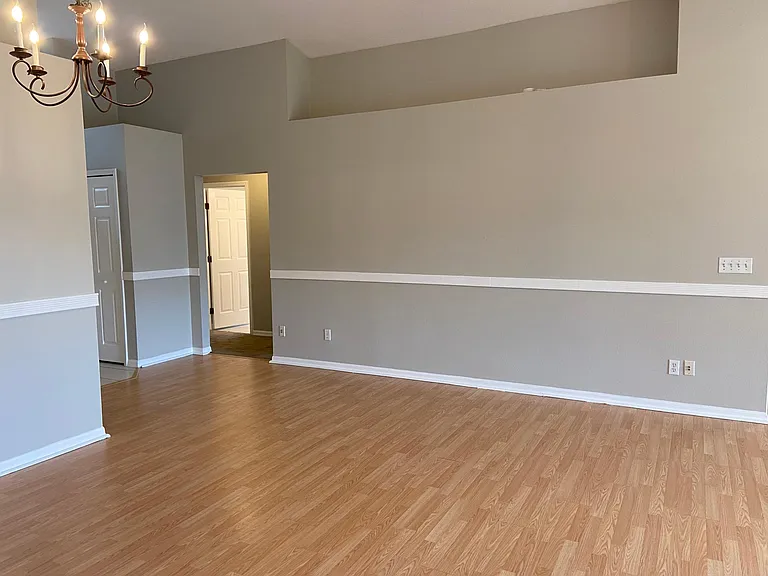 1915 Colonial Woods Blvd — Photo 4