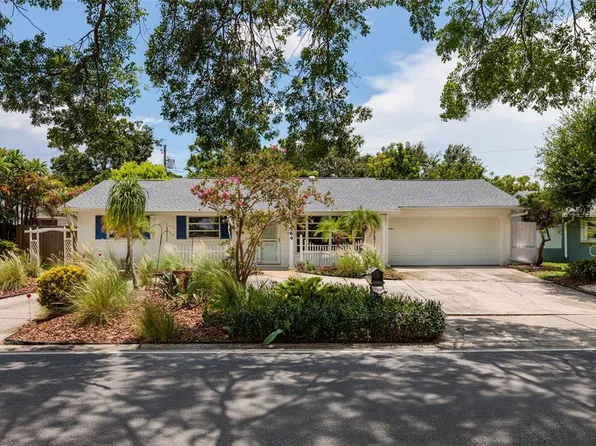 5564 46th Ave N, Kenneth City, FL 33709