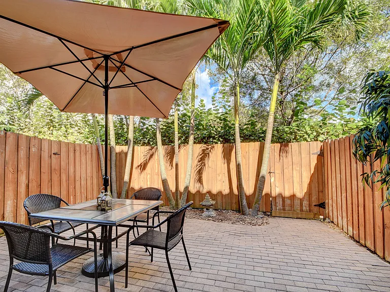 10342 Wellington Parc Dr — Photo 12