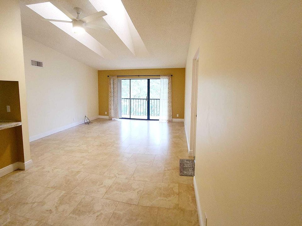 1st image of 205 Foxtail Dr APT H3