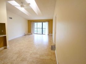 205 Foxtail Dr, Greenacres, FL