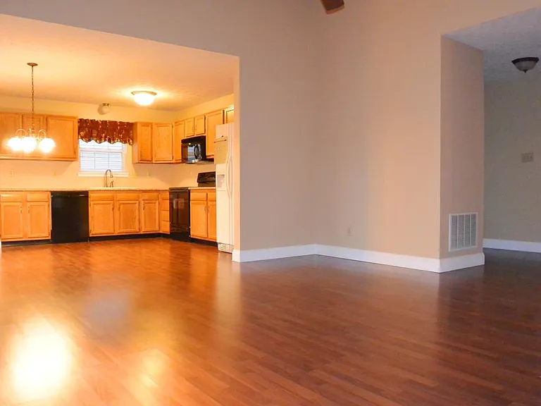 12935 Galloway Cir — Photo 10