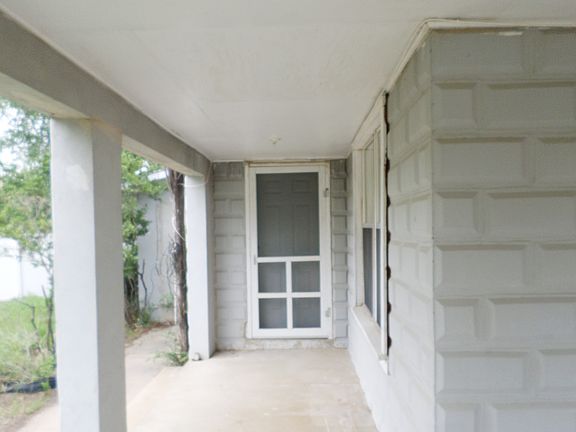 3rd image of 802 Heights St