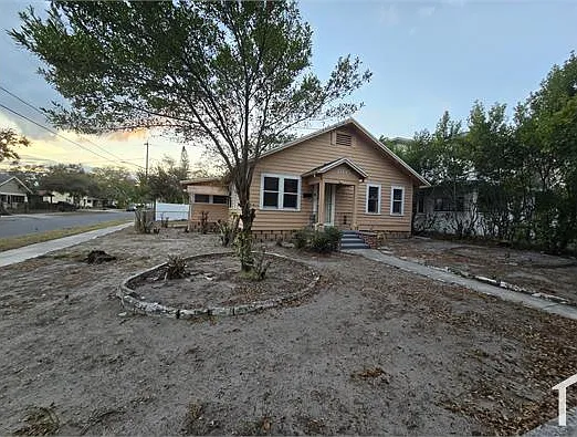 2035 16th St S — Photo 3