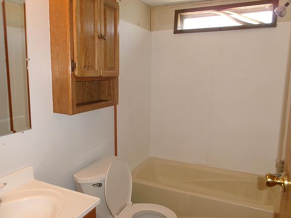 5th image of 4851 Cerritos Ave