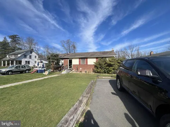 8 Gordon St, Allentown, NJ 08501