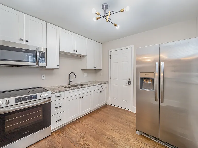 6037 Ingleside Dr #B — Photo 7