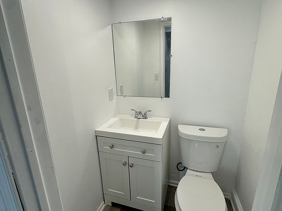 5th image of 2434 W Franklin St