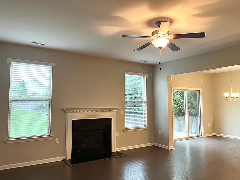 329 Reezy Ln — Photo 2