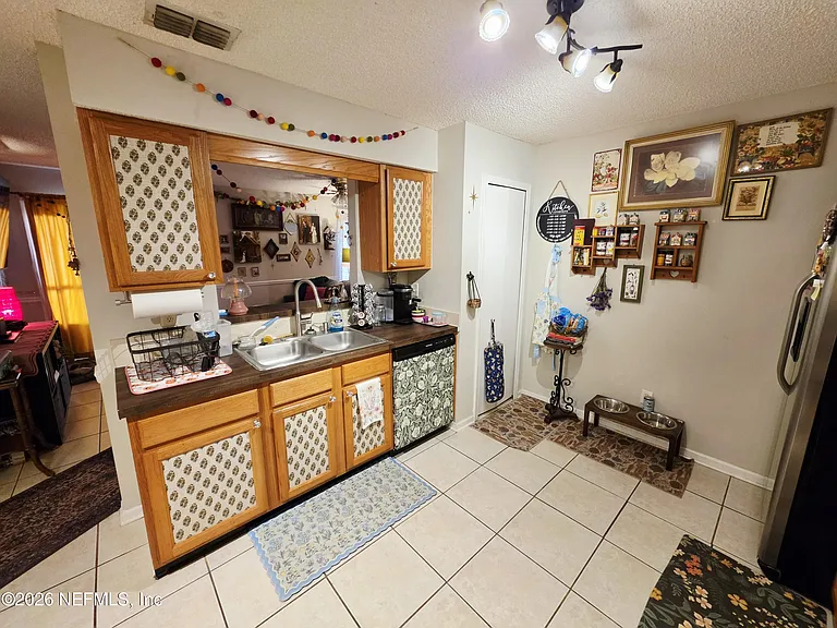 5671 Ellis Trace Dr — Photo 12
