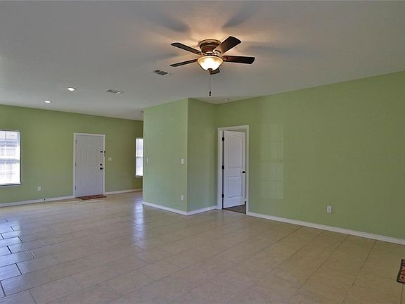 3rd image of 502 Santos St