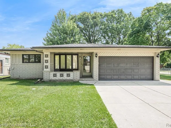 35526 Dunston Dr, Sterling Heights, MI 48310