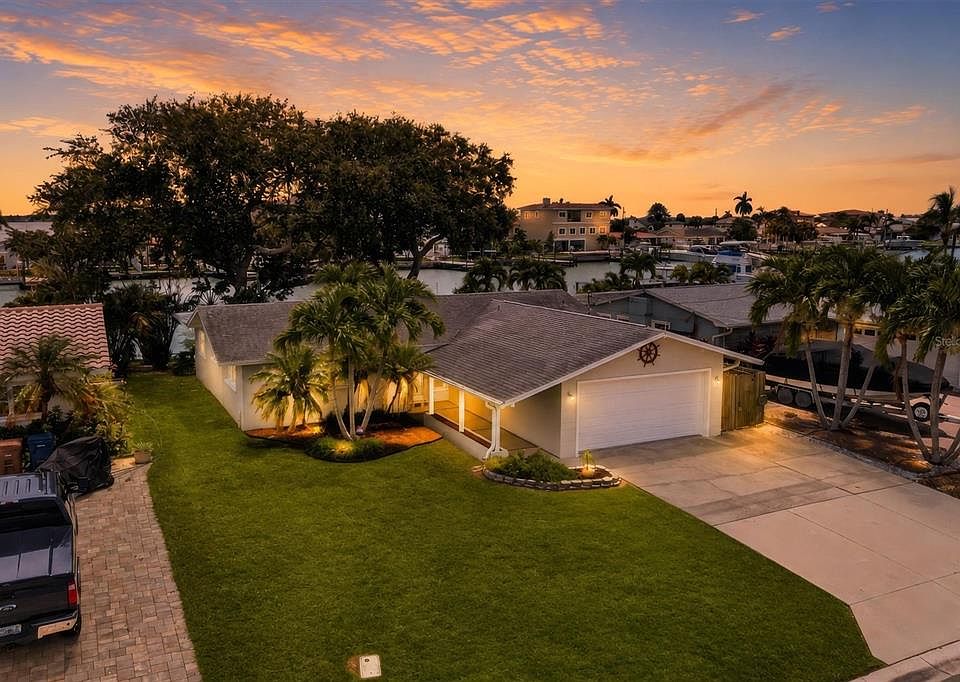 1st image of 541 LILLIAN DRIVE