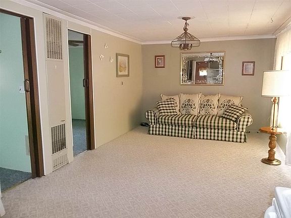 3rd image of 1221 Windywood Dr