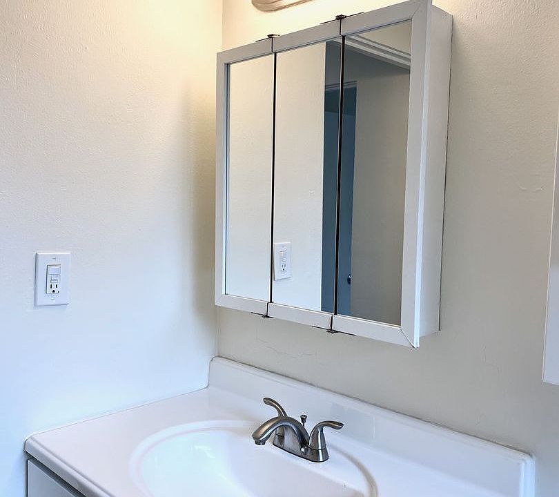 2nd image of 525 E Harrison St #204