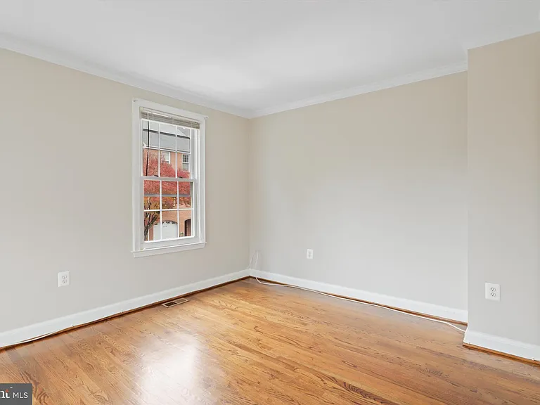 101 Roberts Ct — Photo 18
