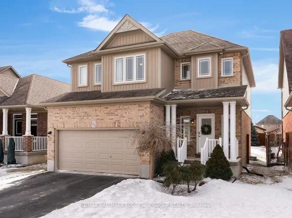 11 Arnold Cres, Essa, ON L3W 0P9