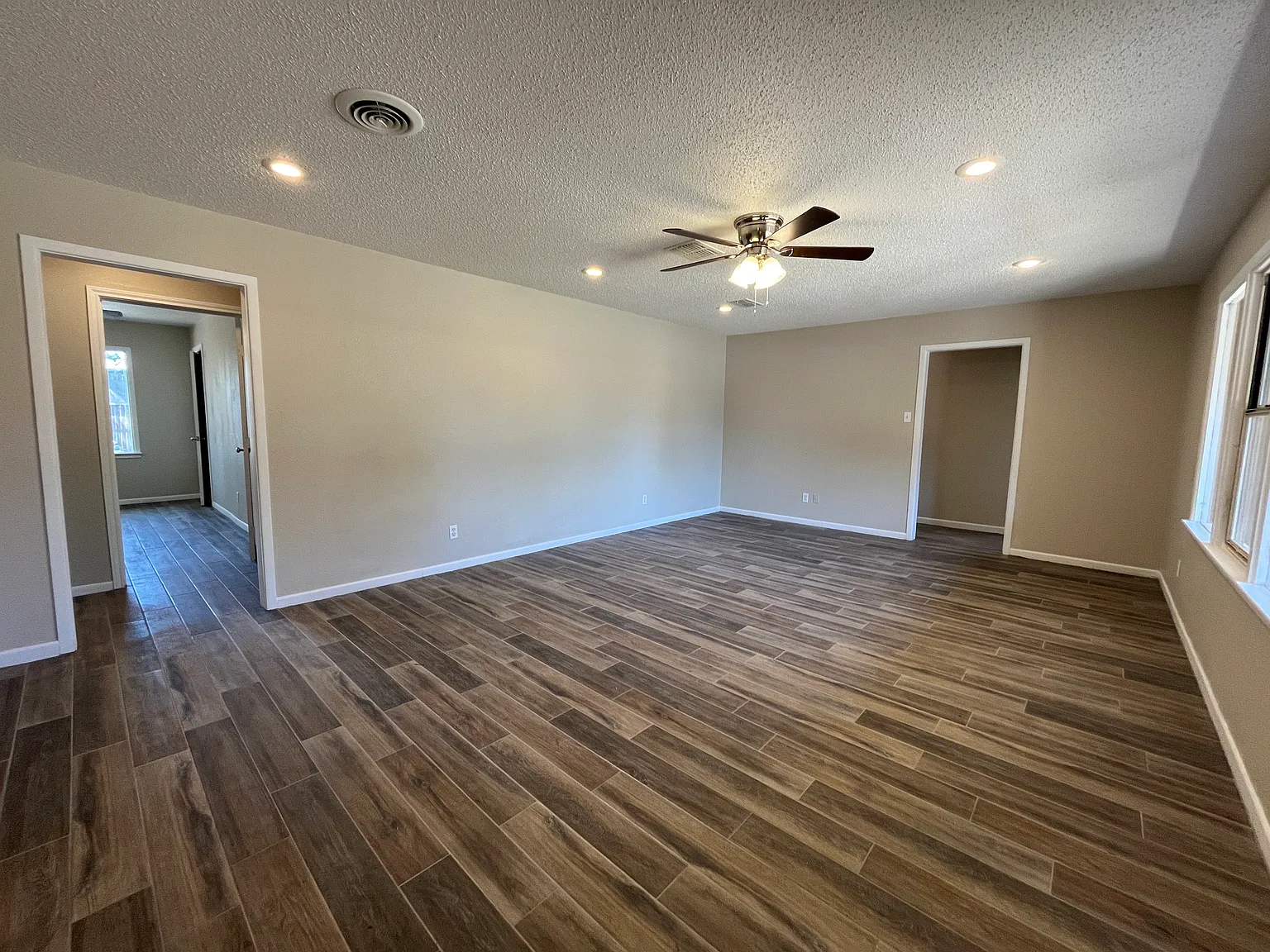 4 bed, 1845 sqft, $2,400 — Photo 3