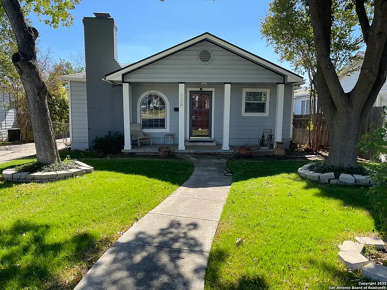 126 Meredith Dr — Photo 1