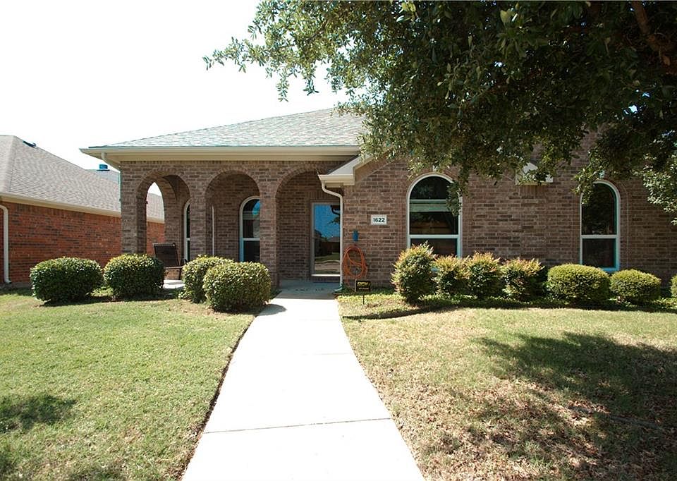 1st image of 1622 Lake Tawakoni Dr