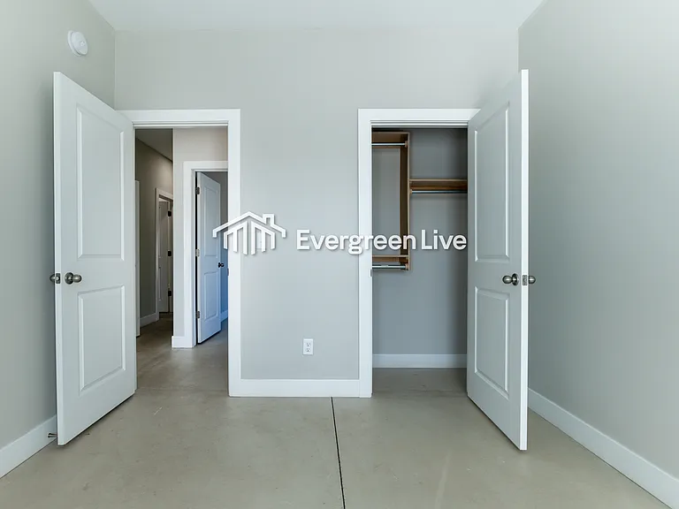 223 E Northern Ct — Photo 15