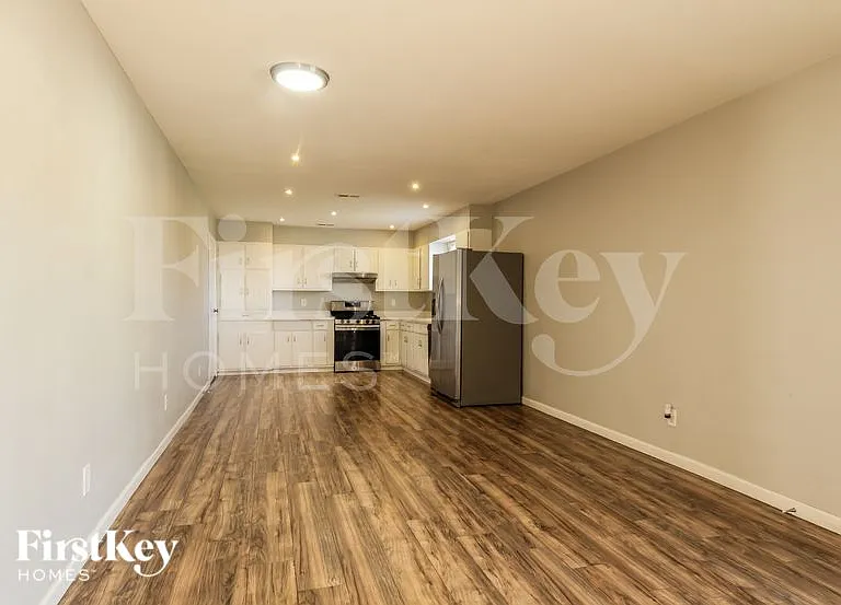3602 W North Ln — Photo 3