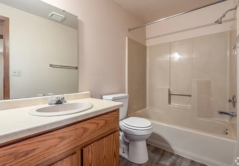 1721 Lenwood Ave #16 — Photo 11