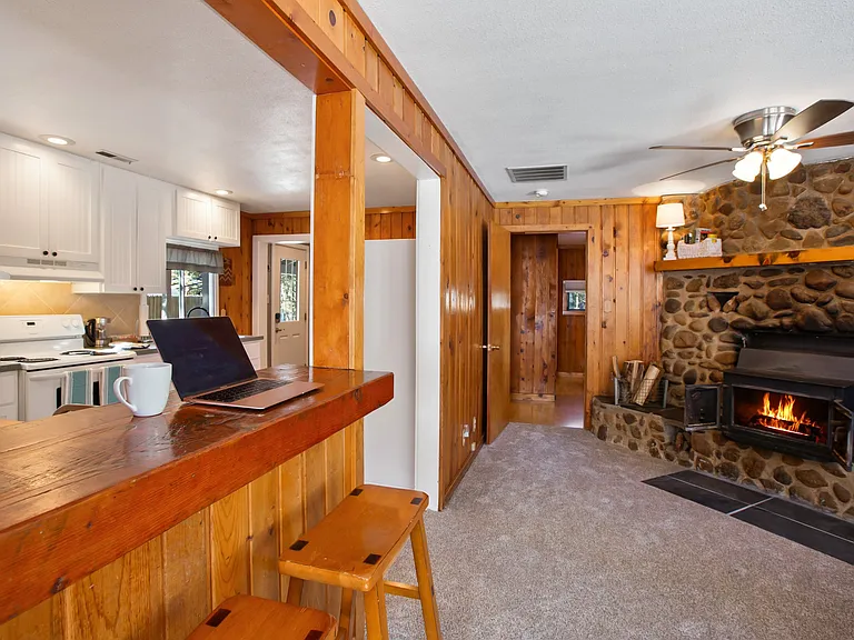 321 E Gunnison Ave — Photo 9