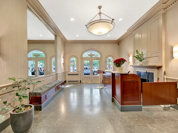 25 Plaza Street West image 1 of 19