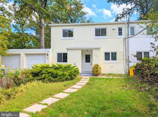 8 Hillside Rd, Greenbelt, MD 20770