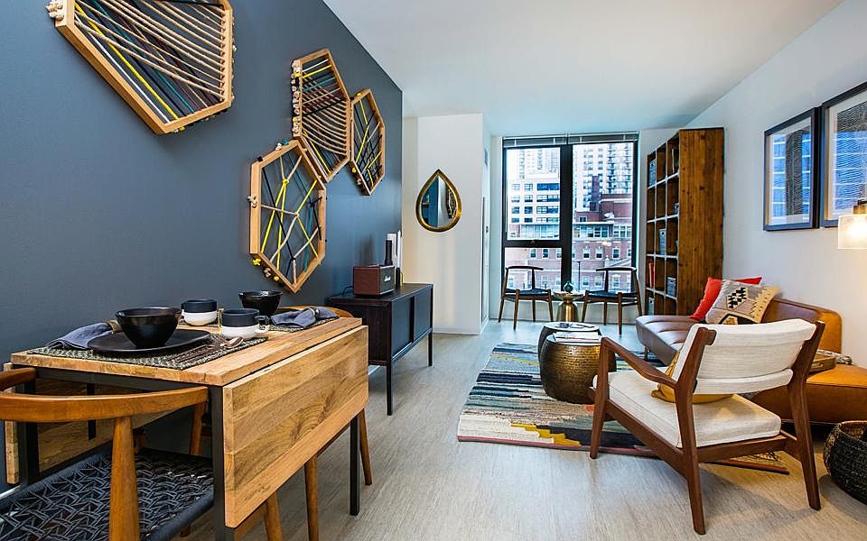 1st image of 158 W Superior St #3406