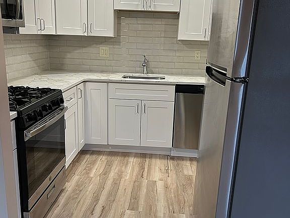 4th image of 9551 James St APT B