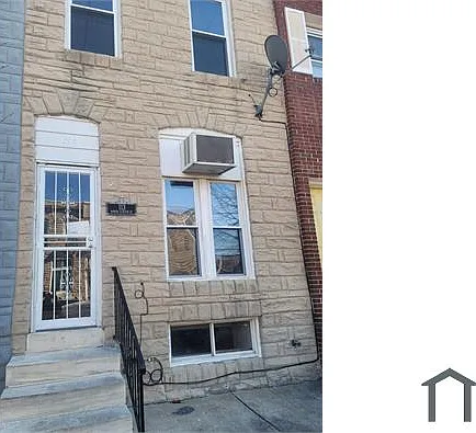 113 N Clinton St #0 — Photo 5