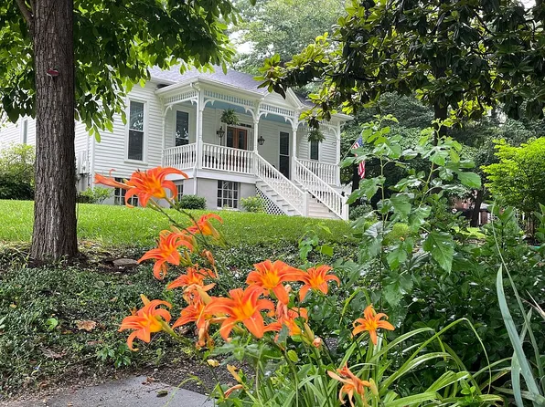 210 W Jennings St, Newburgh, IN 47630