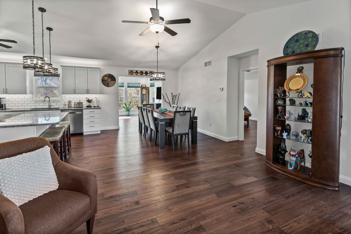 next background image