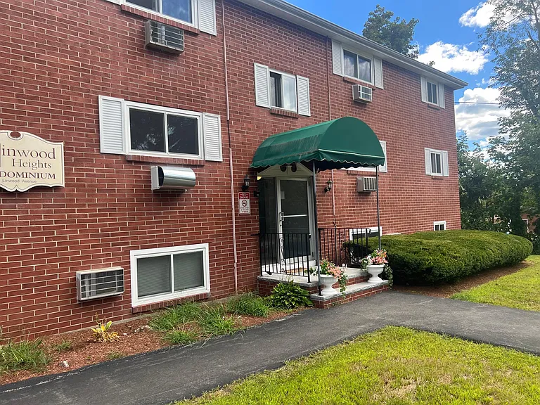 11 Linwood Ave #5 — Photo 2