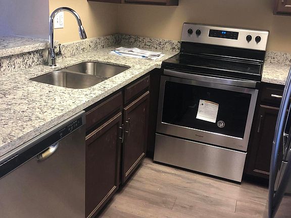 5th image of 540 N May St APT 3127