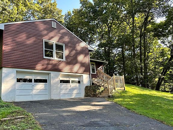 3rd image of 1120 Beechwood Dr NE