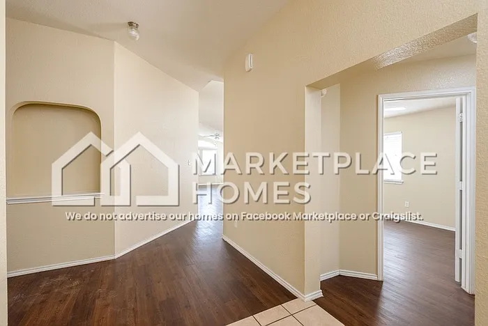 3 bed, 2.0 bath, 1745 sqft, $1,725 — Photo 4