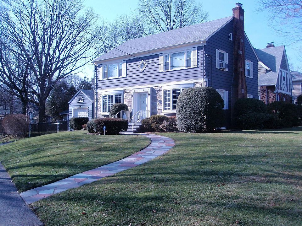 Beautiful Center Hall Colonial