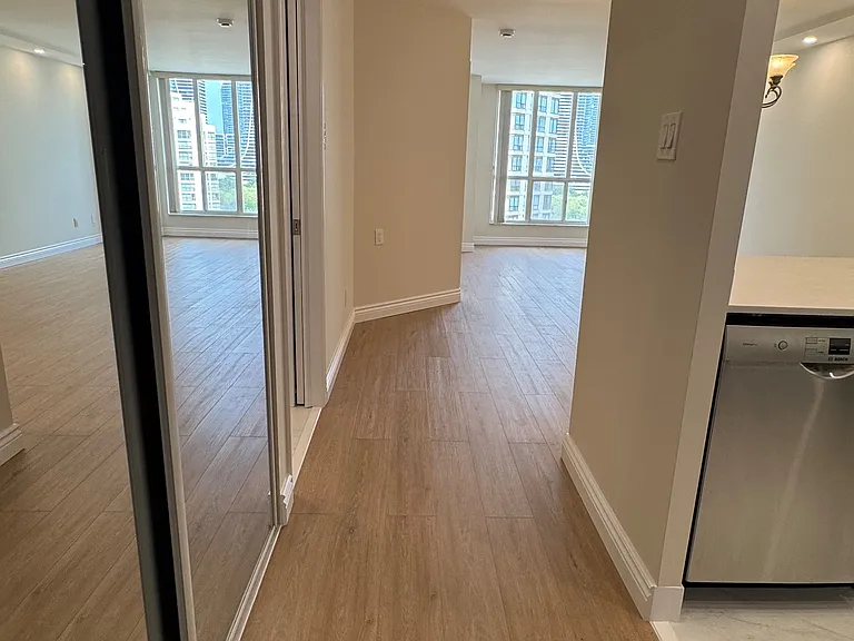 2287 Lake Shore Blvd W #906 — Photo 10