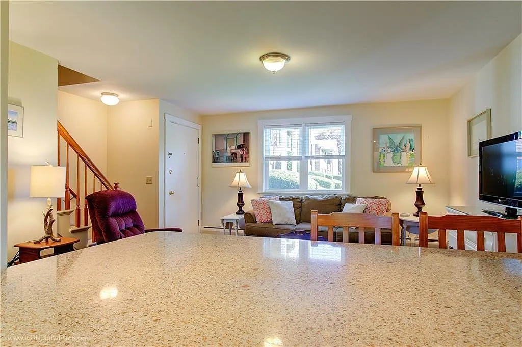 2 bed, 1.5 bath, 876 sqft, $2,950 — Photo 4