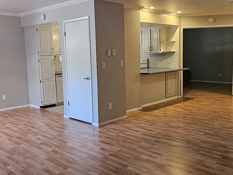 333 W Leroux St #A2 — Photo 2