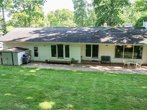 2nd image of 740 Lindenwood Ln
